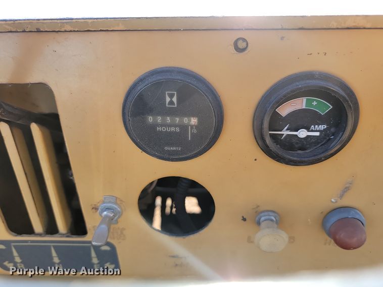 image for item KU9101 Hyster C530A  pneumatic roller