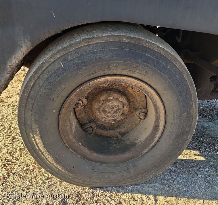 image for item KU9101 Hyster C530A  pneumatic roller