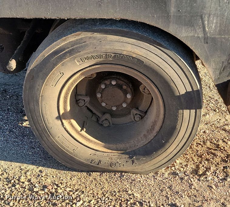 image for item KU9101 Hyster C530A  pneumatic roller