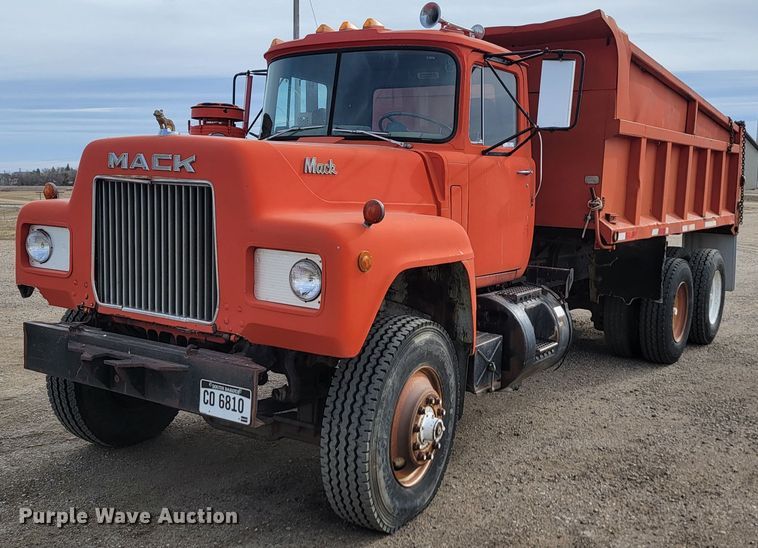 image for item KU9102 1978 Mack RD686S  dump truck