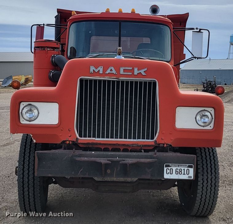 image for item KU9102 1978 Mack RD686S  dump truck