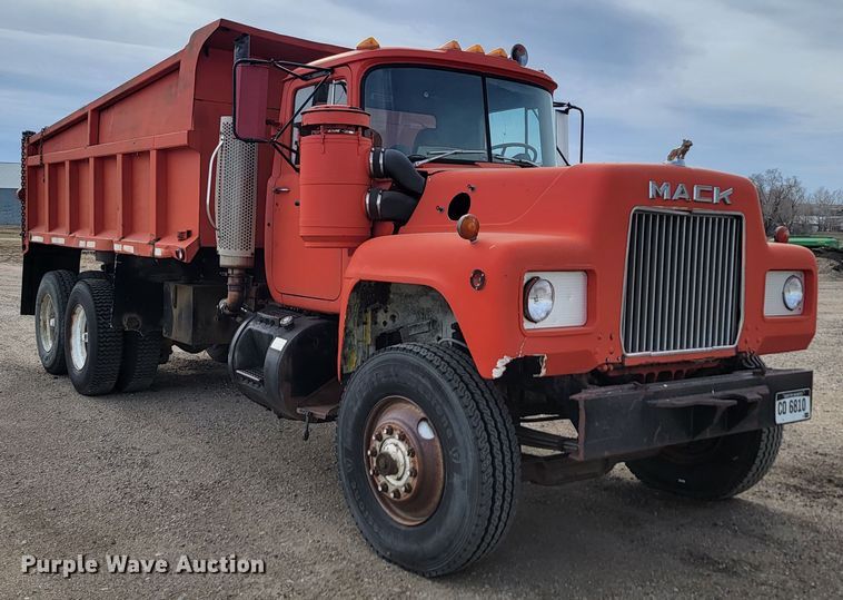 image for item KU9102 1978 Mack RD686S  dump truck