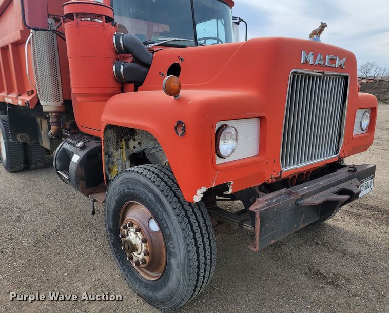 image for item KU9102 1978 Mack RD686S  dump truck