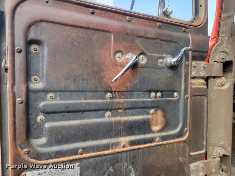 image for item KU9102 1978 Mack RD686S  dump truck