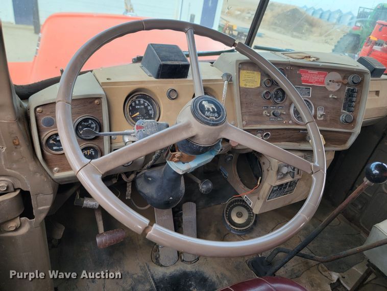 image for item KU9102 1978 Mack RD686S  dump truck