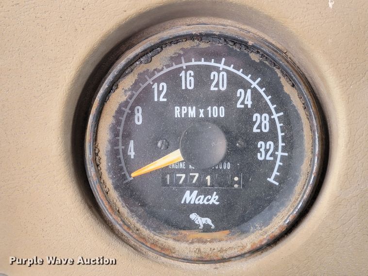 image for item KU9102 1978 Mack RD686S  dump truck