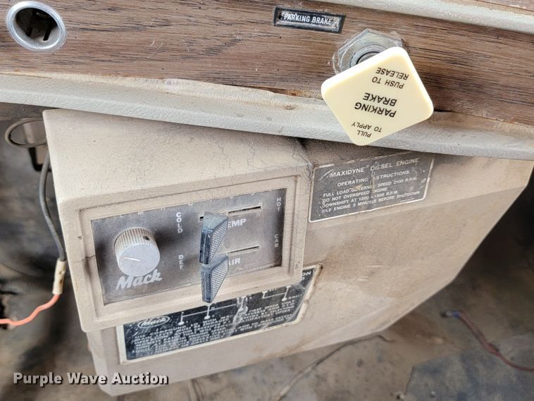 image for item KU9102 1978 Mack RD686S  dump truck