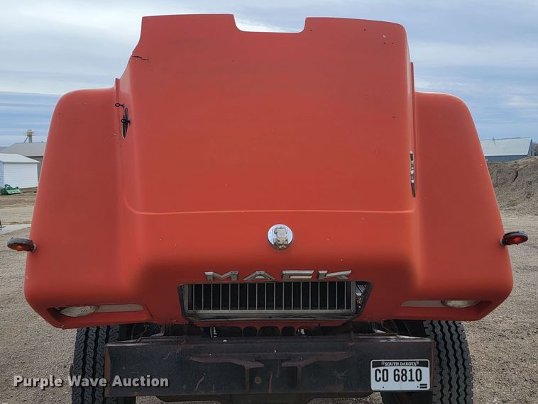 image for item KU9102 1978 Mack RD686S  dump truck