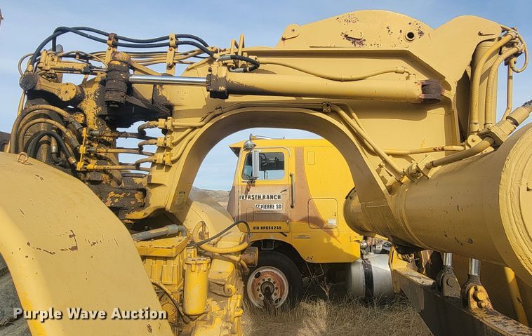 image for item KU9104 1976 Caterpillar 621B  conventional scraper