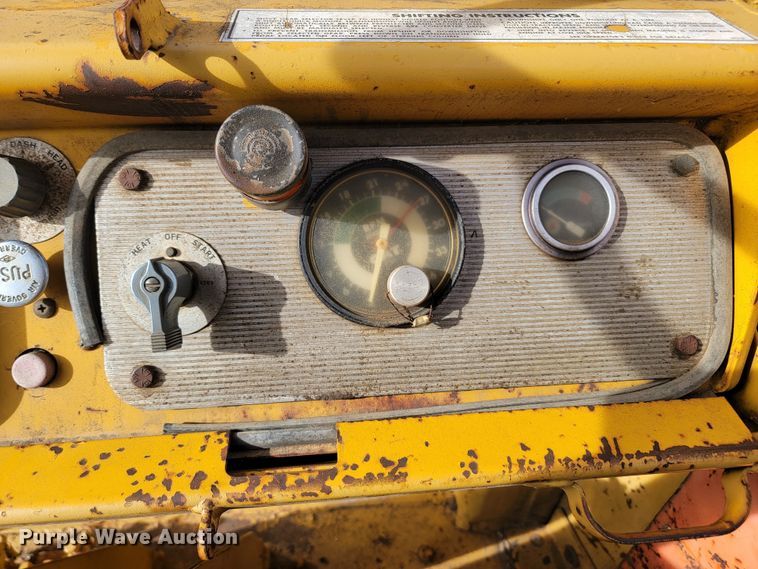 image for item KU9104 1976 Caterpillar 621B  conventional scraper