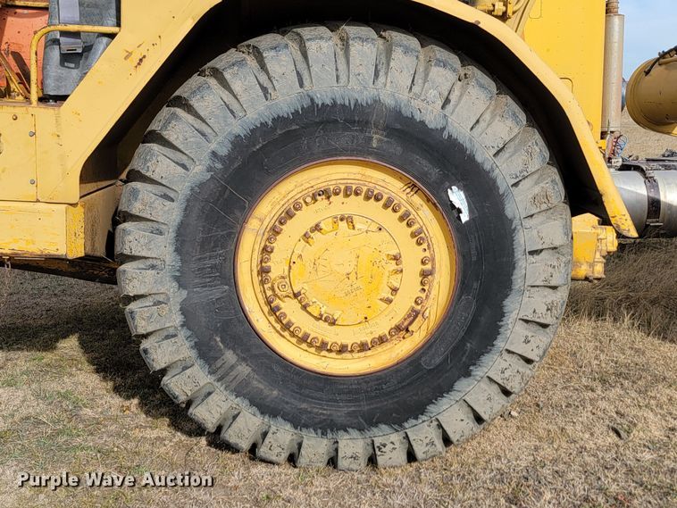 image for item KU9104 1976 Caterpillar 621B  conventional scraper