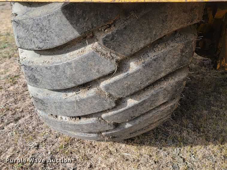 image for item KU9104 1976 Caterpillar 621B  conventional scraper