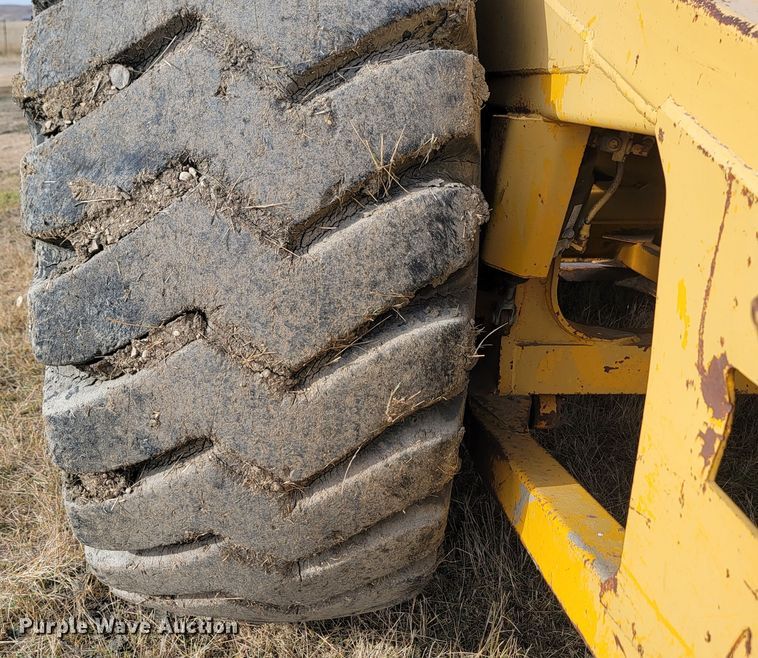 image for item KU9104 1976 Caterpillar 621B  conventional scraper