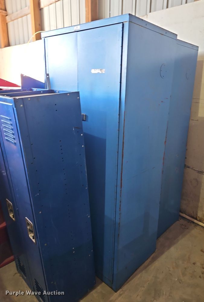 image for item LB9611 Metal lockers