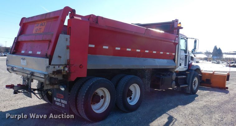 image for item LC9360 2008 Mack 800 GU  dump truck