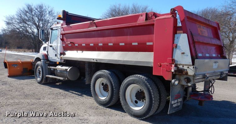 image for item LC9360 2008 Mack 800 GU  dump truck