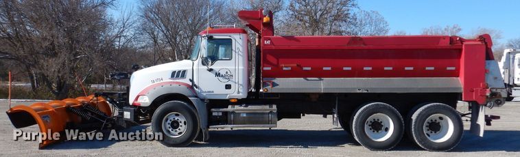 image for item LC9360 2008 Mack 800 GU  dump truck