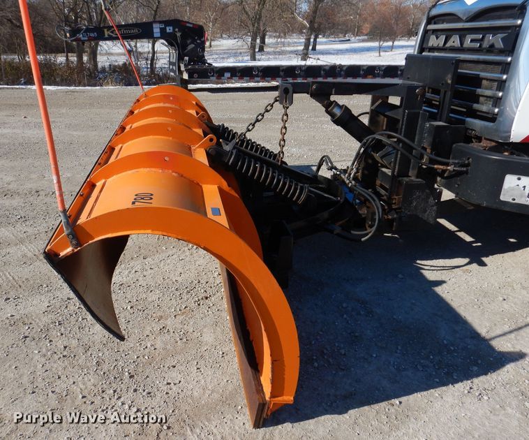 image for item LC9360 2008 Mack 800 GU  dump truck