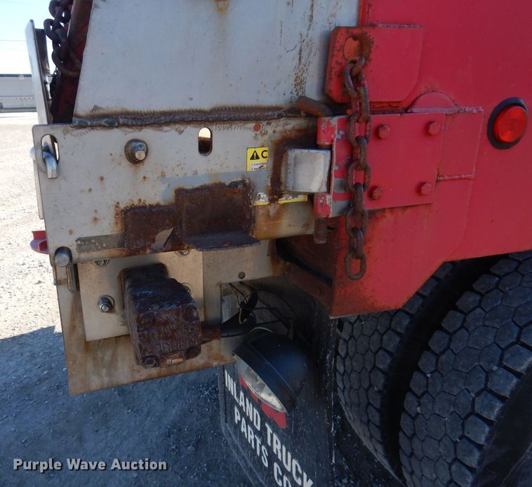 image for item LC9360 2008 Mack 800 GU  dump truck