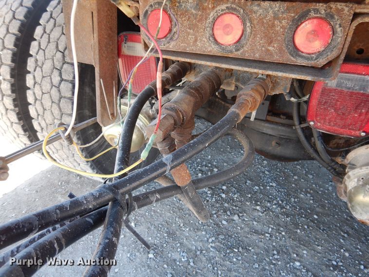 image for item LC9360 2008 Mack 800 GU  dump truck