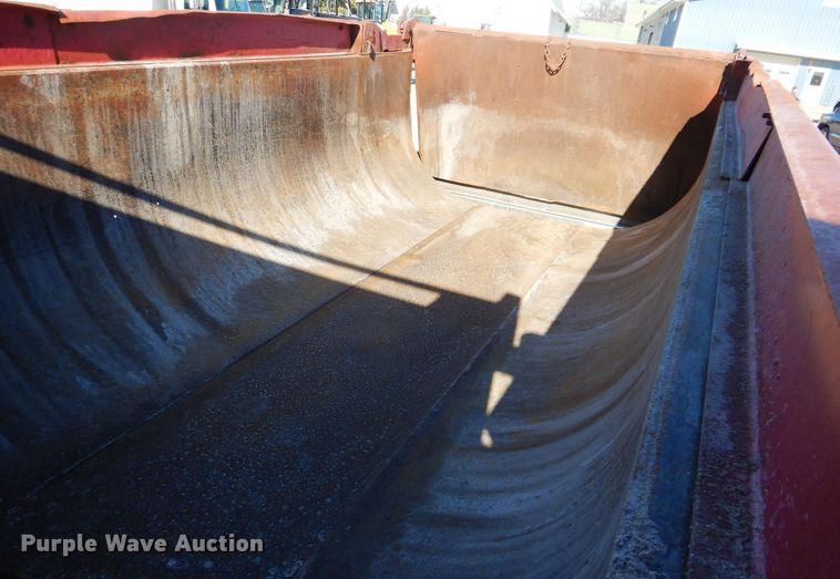 image for item LC9360 2008 Mack 800 GU  dump truck