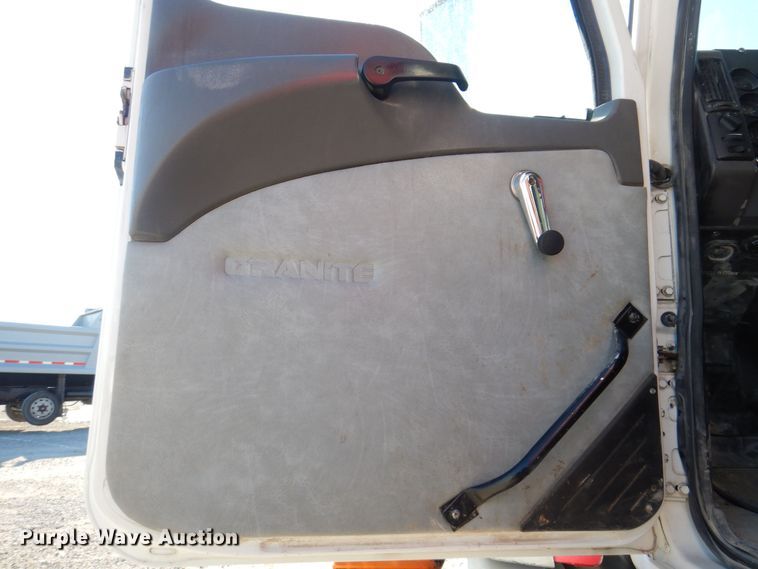 image for item LC9360 2008 Mack 800 GU  dump truck