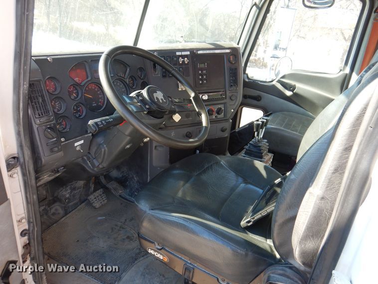 image for item LC9360 2008 Mack 800 GU  dump truck