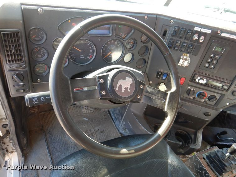 image for item LC9360 2008 Mack 800 GU  dump truck