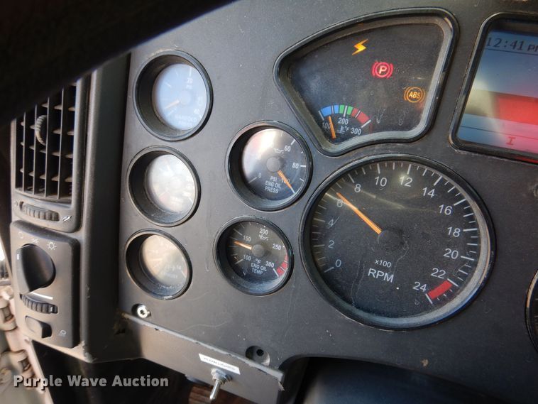 image for item LC9360 2008 Mack 800 GU  dump truck