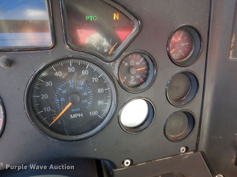 image for item LC9360 2008 Mack 800 GU  dump truck