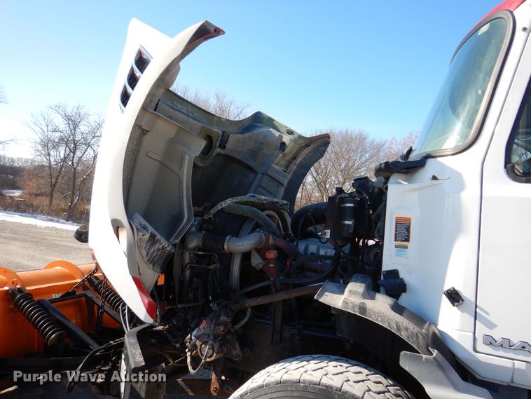 image for item LC9360 2008 Mack 800 GU  dump truck