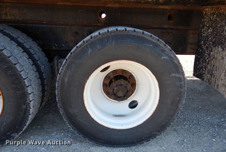 image for item LC9360 2008 Mack 800 GU  dump truck