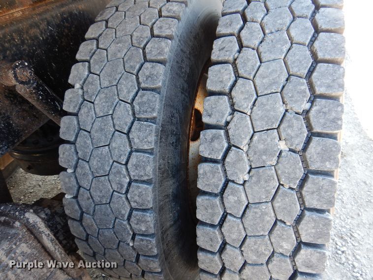 image for item LC9360 2008 Mack 800 GU  dump truck