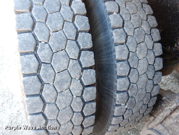 image for item LC9360 2008 Mack 800 GU  dump truck