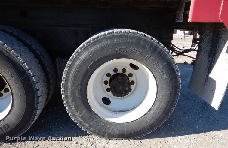 image for item LC9360 2008 Mack 800 GU  dump truck