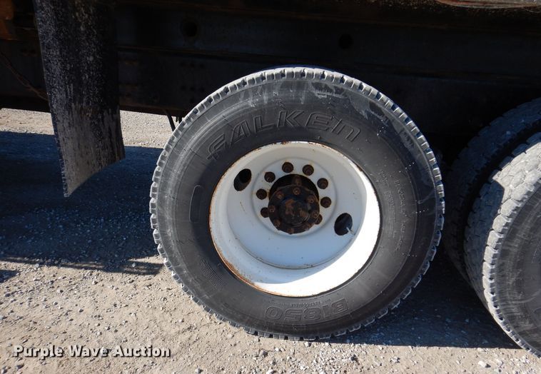 image for item LC9360 2008 Mack 800 GU  dump truck