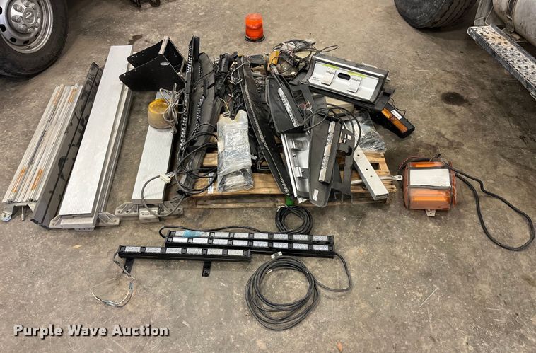 image for item LD9849 Automotive lights