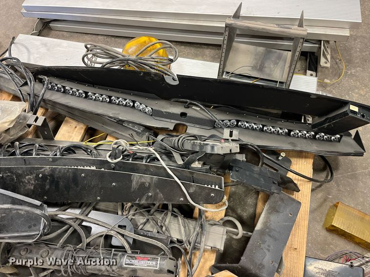 image for item LD9849 Automotive lights