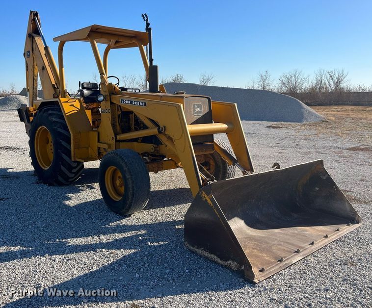 image for item LD9856 John Deere 500C  backhoe