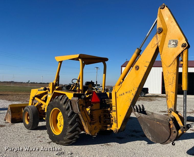 image for item LD9856 John Deere 500C  backhoe