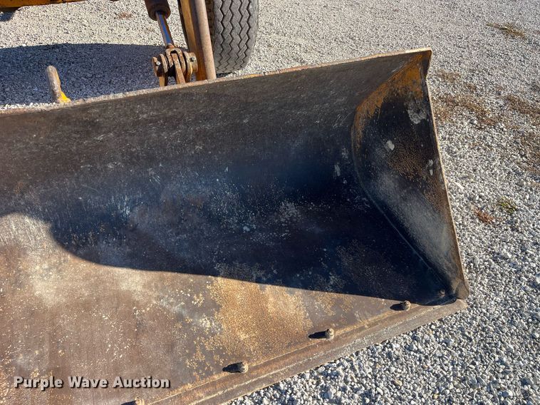 image for item LD9856 John Deere 500C  backhoe