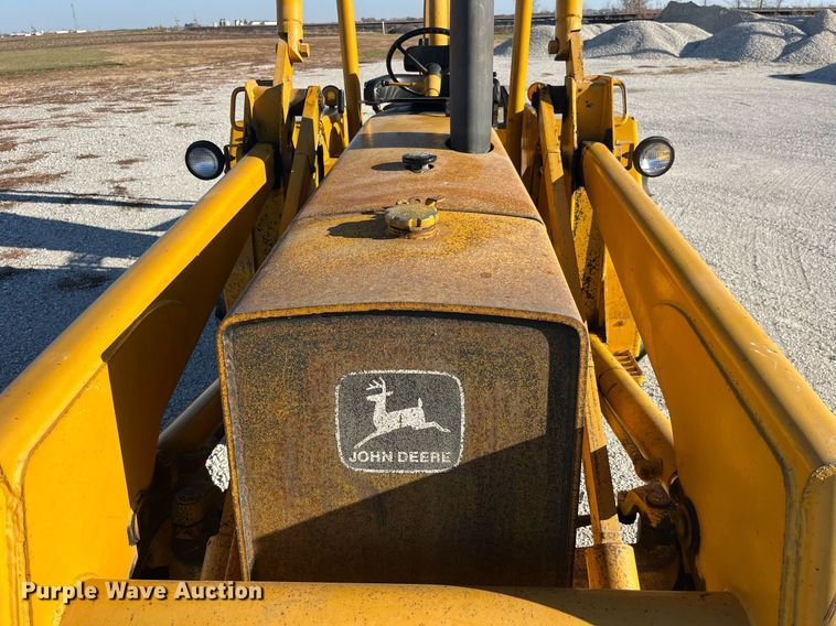 image for item LD9856 John Deere 500C  backhoe