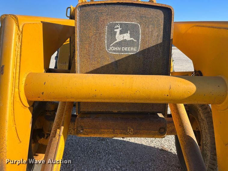 image for item LD9856 John Deere 500C  backhoe