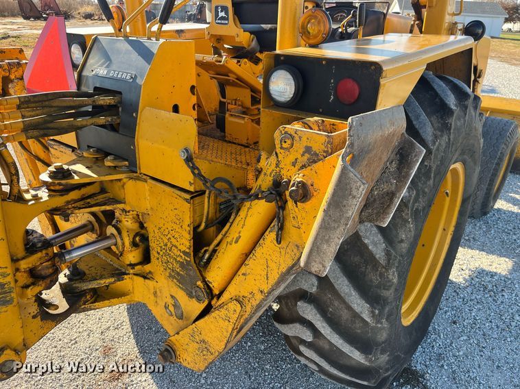 image for item LD9856 John Deere 500C  backhoe