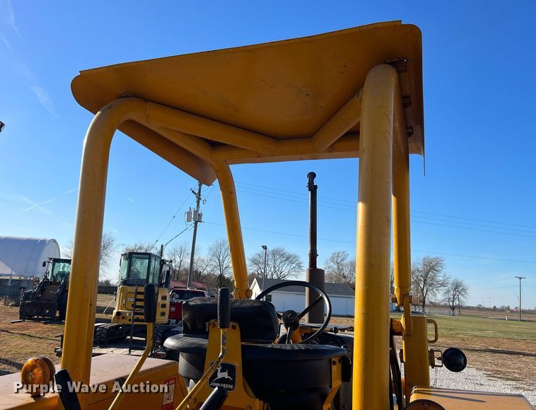 image for item LD9856 John Deere 500C  backhoe