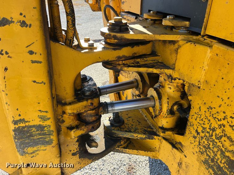 image for item LD9856 John Deere 500C  backhoe