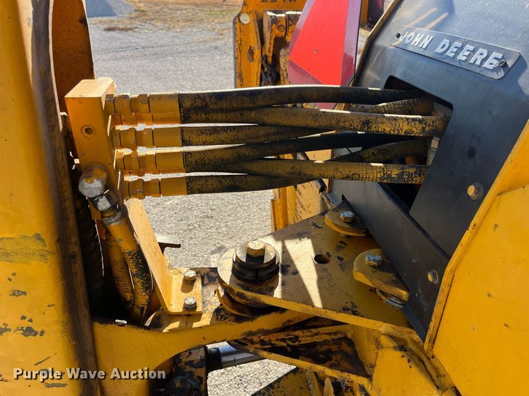 image for item LD9856 John Deere 500C  backhoe