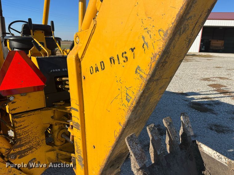 image for item LD9856 John Deere 500C  backhoe