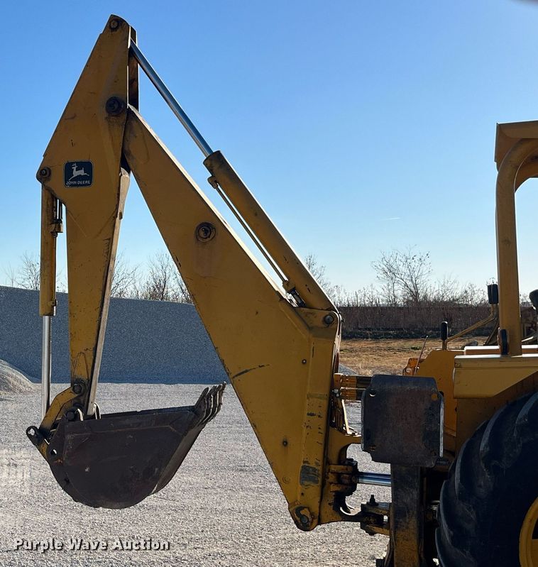 image for item LD9856 John Deere 500C  backhoe