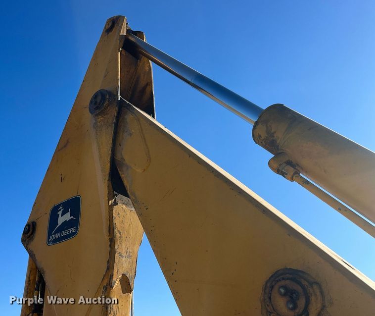image for item LD9856 John Deere 500C  backhoe